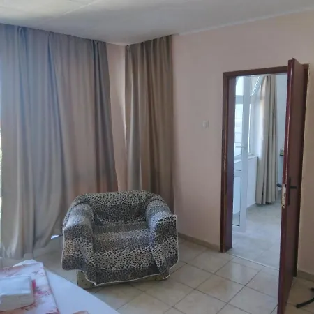 семейство маврови Casa de hóspedes Rezovo